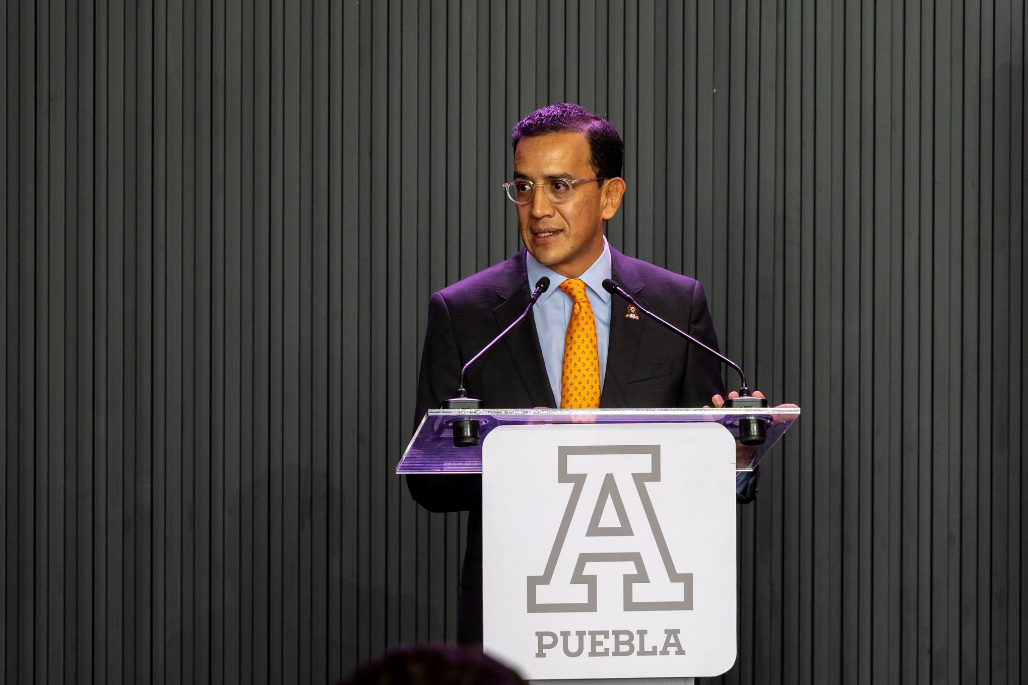 Corredor de Arquitectura- Discurso Rector 28