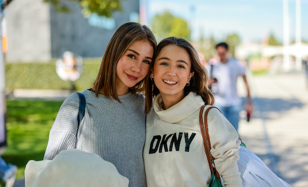 alumnas de la anahuac puebla en campus 