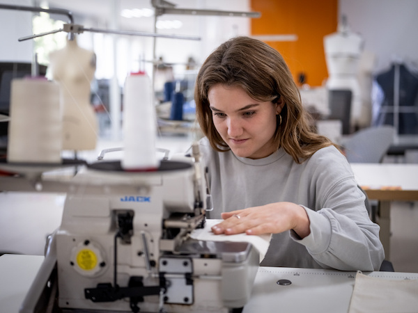 estudiante de diseno de modas de la anahuac