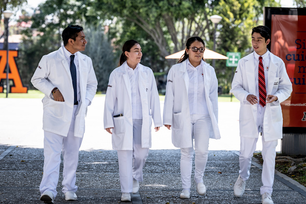 alumnos de medicina en campus anahuac puebla