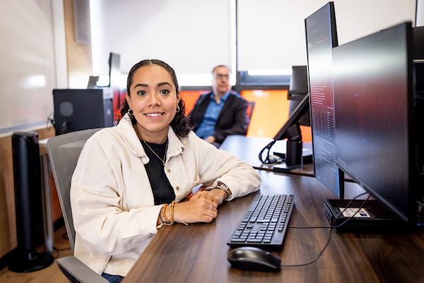 estudiante de la anahuac puebla en trade room