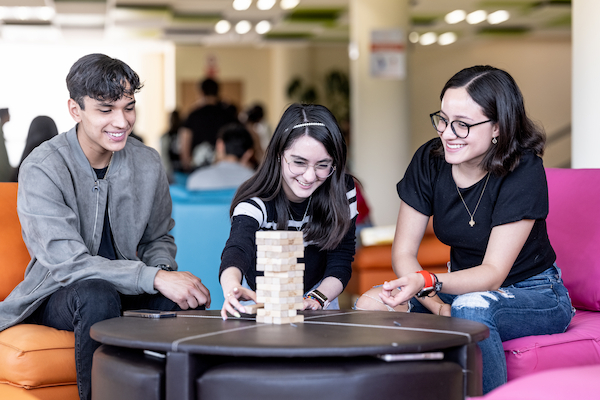 estudiantes extranjeros en la anahuac puebla
