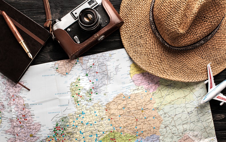 carreras para viajar por el mundo