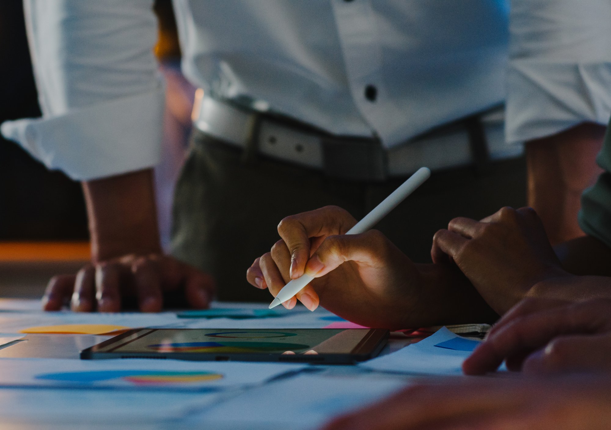 group-asia-young-creative-people-smart-casual-wear-discussing-business-brainstorming-1
