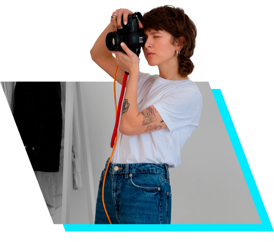 Estudiante de Diseño de Moda con cámara