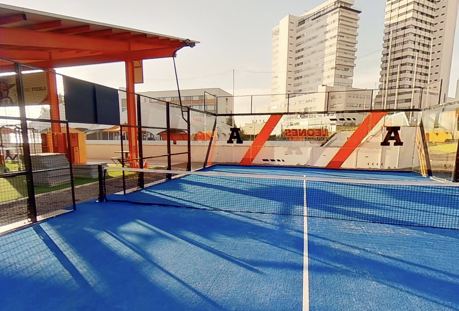 Padel y área deportiva