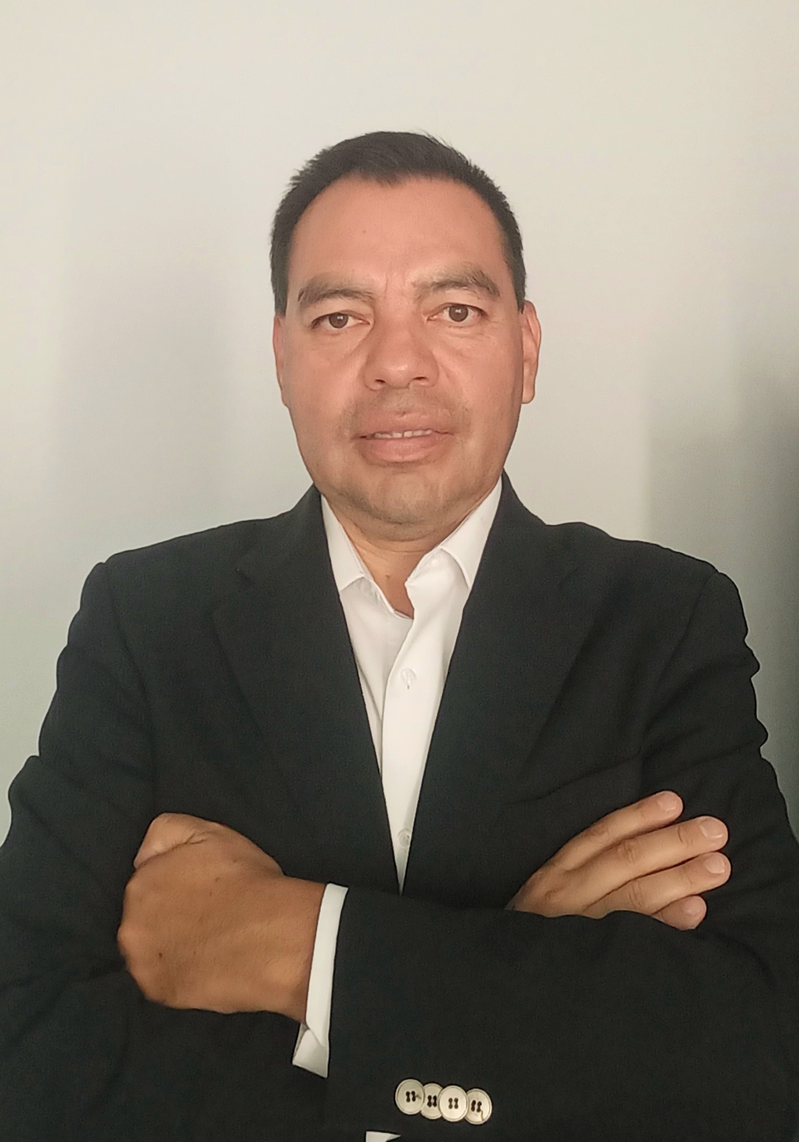Mtro. César Marcelino León Ochoa