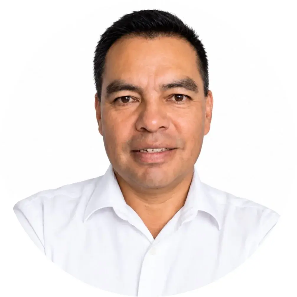 Mtro. César Marcelino León Ochoa