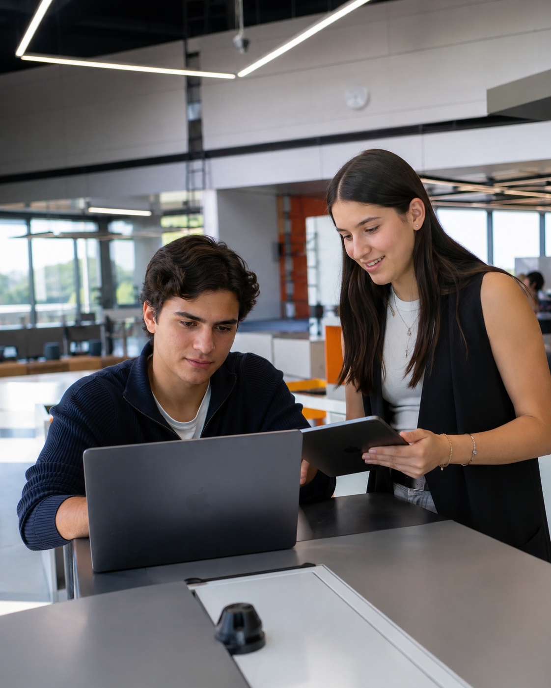 estudiantes en Ingeniería en Tecnologías de la Información en Negocios Digitales