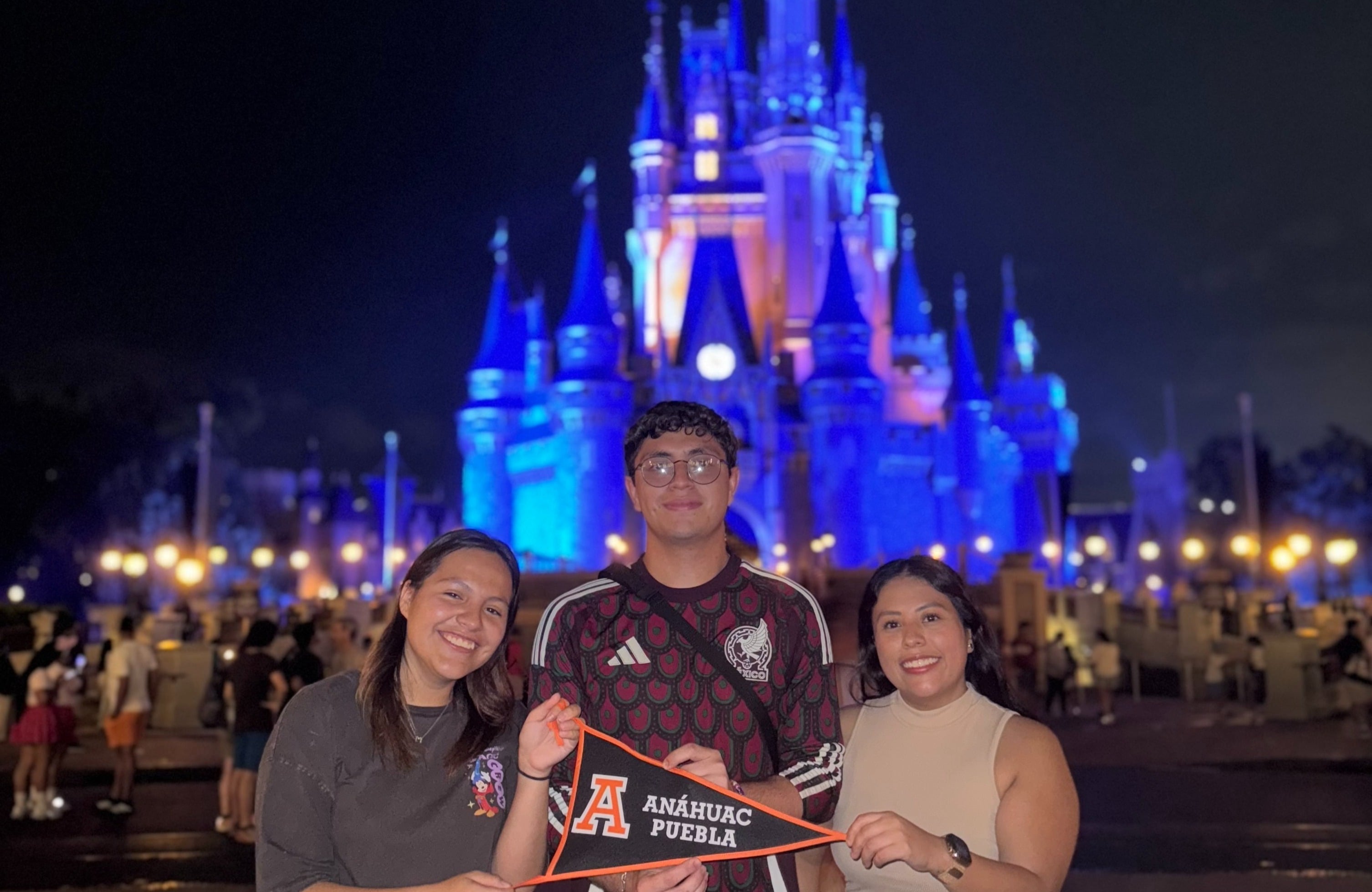 estudiantes viviendo un Intercambio en Disney